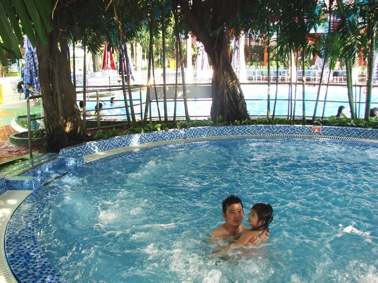 Hồ Massage Năng Lượng Mặt Trời 4