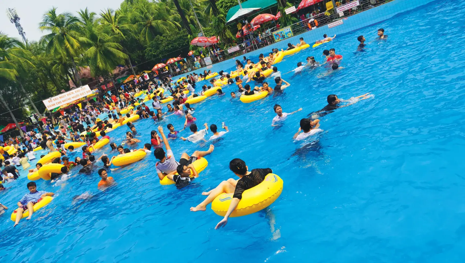 Công viên nước Đầm Sen